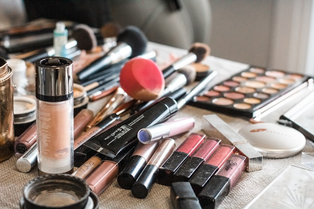 Bronzer: Tilføj Solkysset Glød til Din Makeup-rutine