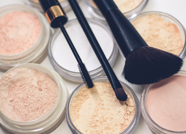 Opdag Skønhedsverdenen med Essence Produkter